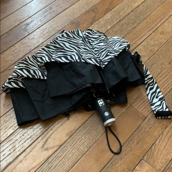 Samsonite Windguard Umbrella with LED Handle - Picture 5 of 5